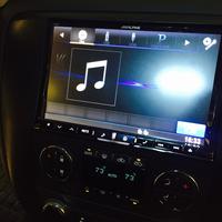 Alpine X008-u in dash